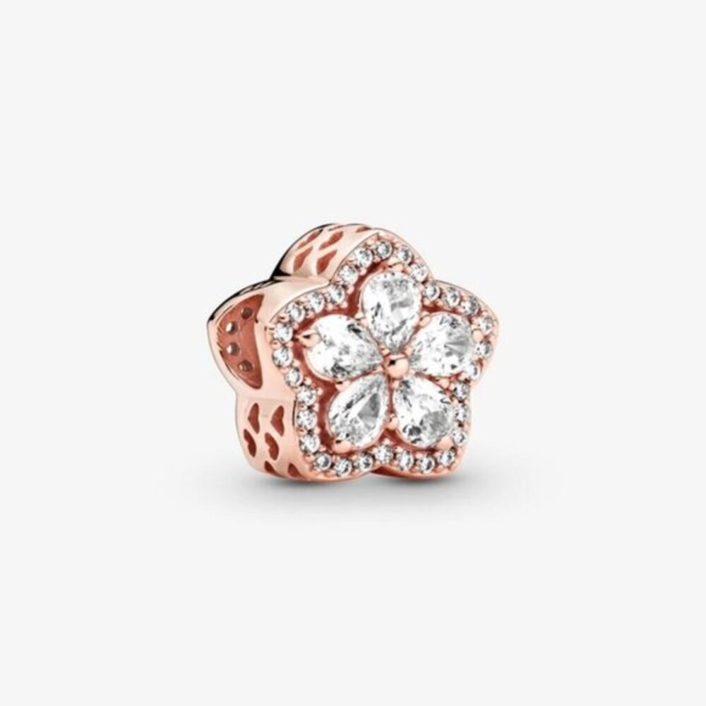 Pandora Sparkling Snowflake Pav?? Charm